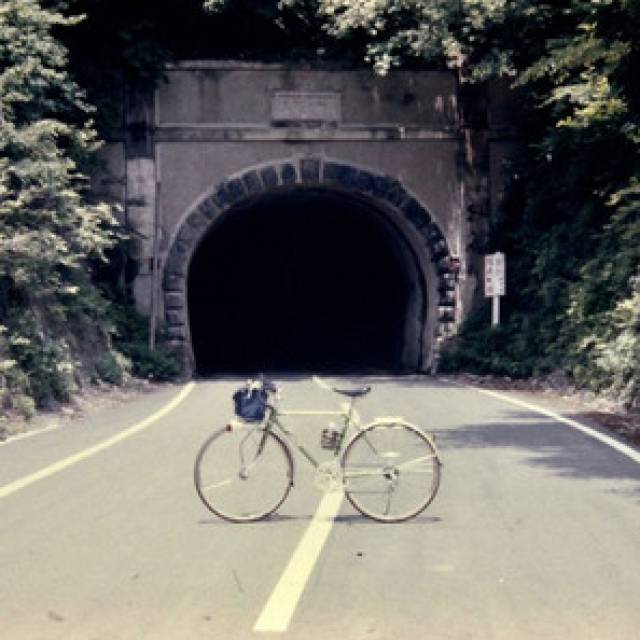 Tunnel Vibes 🚴‍♂️✨